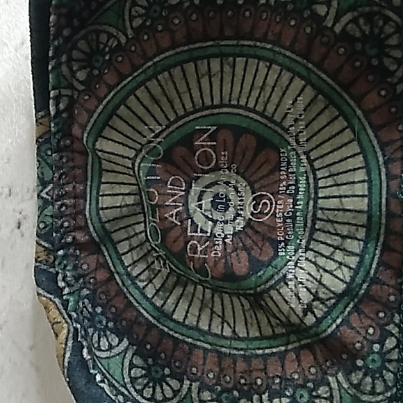 Evolution and Creation SMALL Yoga Capri Pants Multi Color Elephant Zen Workout - Picture 3 of 4